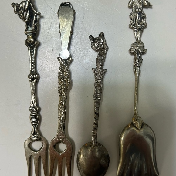 Vintage sugar spoon and olive fork lot of 4 - Picture 4 of 7